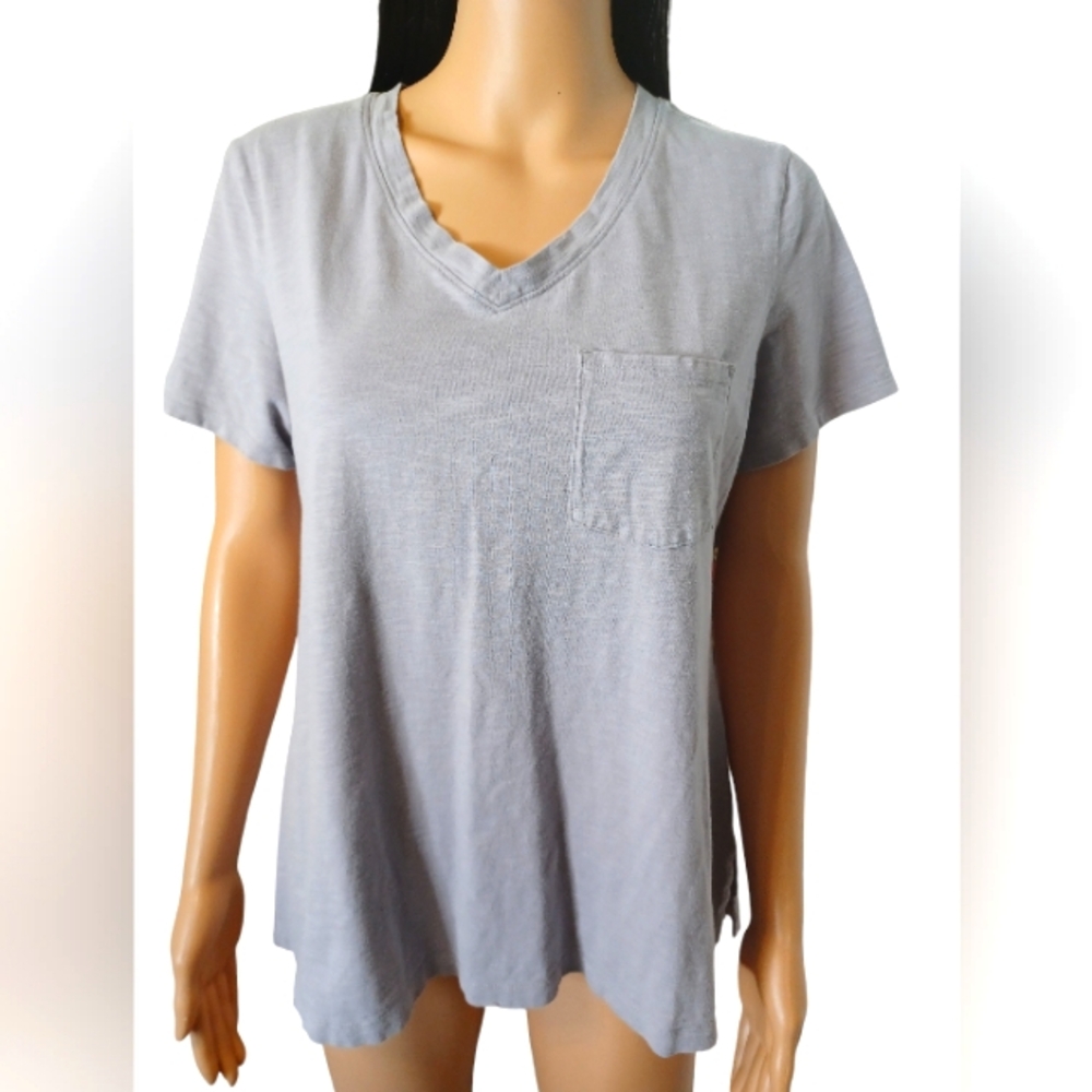 Duluth Trading Co Light Gray V-Neck Short Sleeve Tee